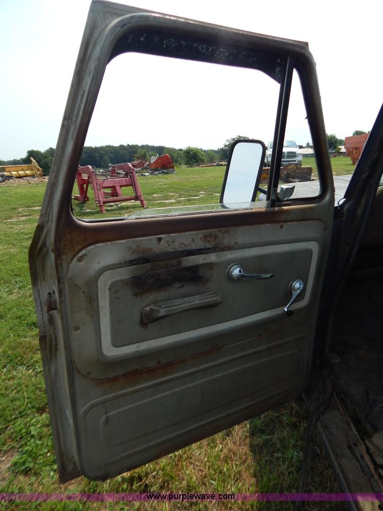 image for item G3439 1966 Chevrolet C1500 pickup truck