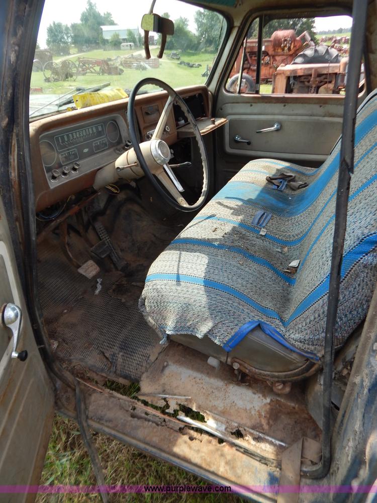 image for item G3439 1966 Chevrolet C1500 pickup truck