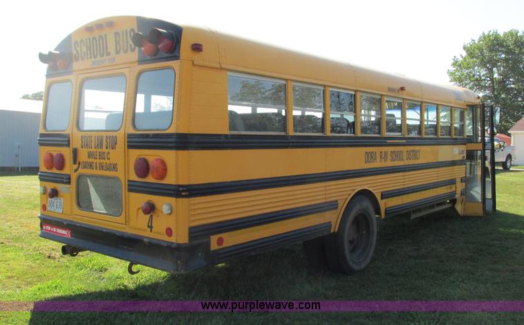 image for item G9441 2000 Freightliner Thomas school bus