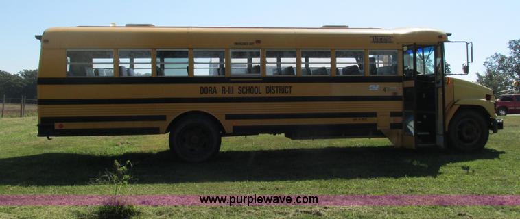 image for item G9441 2000 Freightliner Thomas school bus