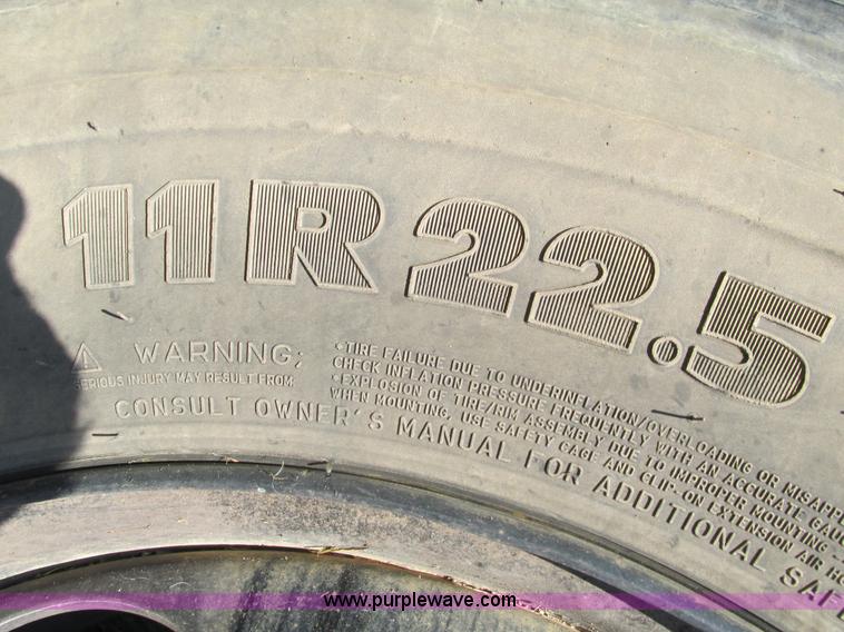 image for item G9441 2000 Freightliner Thomas school bus