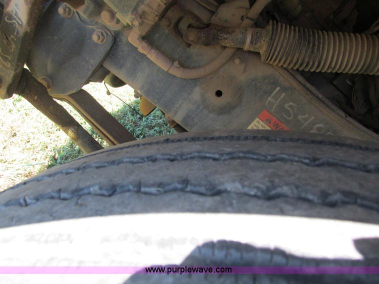 image for item G9441 2000 Freightliner Thomas school bus