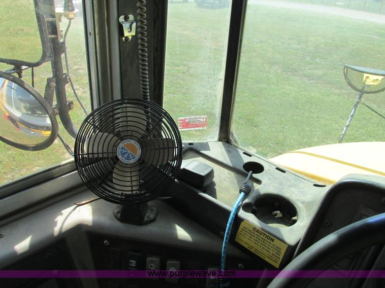 image for item G9441 2000 Freightliner Thomas school bus