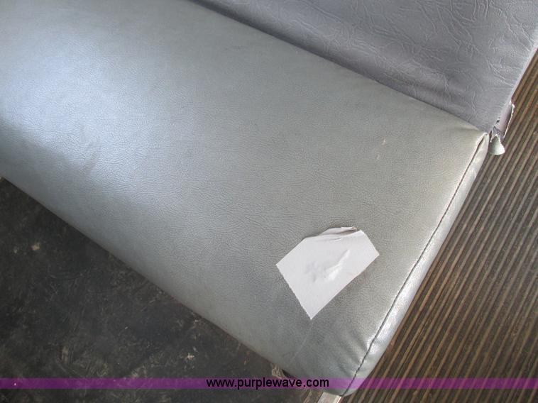 image for item G9441 2000 Freightliner Thomas school bus