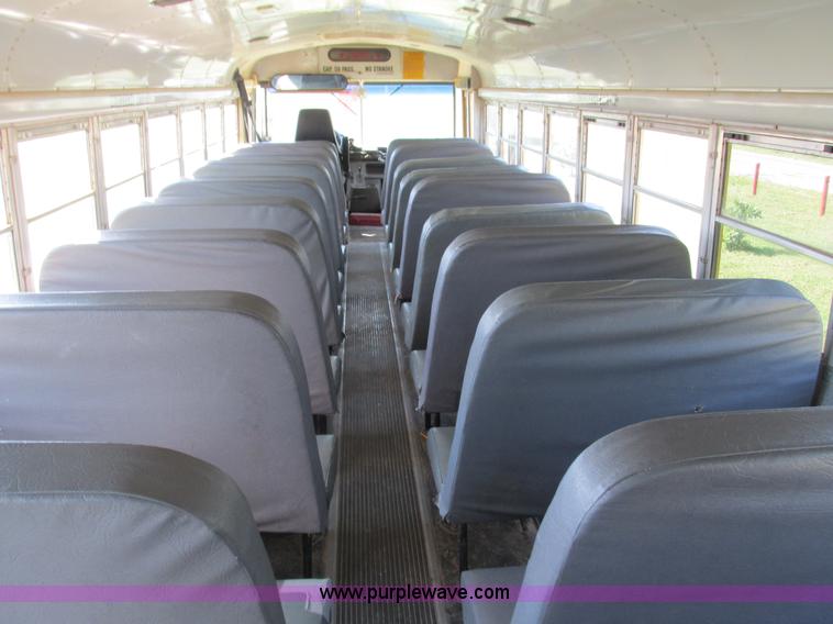 image for item G9441 2000 Freightliner Thomas school bus