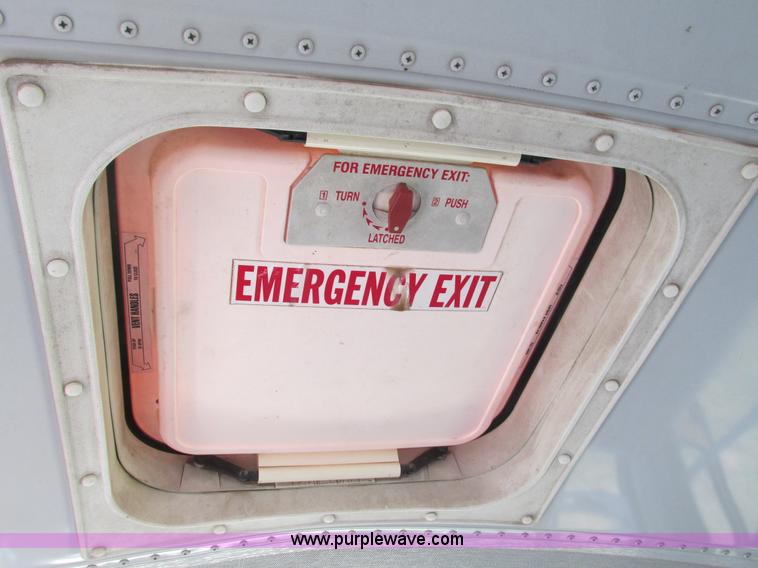 image for item G9441 2000 Freightliner Thomas school bus