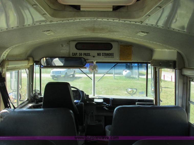 image for item G9441 2000 Freightliner Thomas school bus