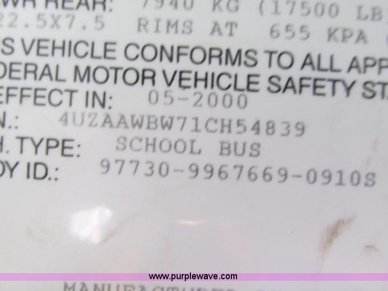 image for item G9441 2000 Freightliner Thomas school bus