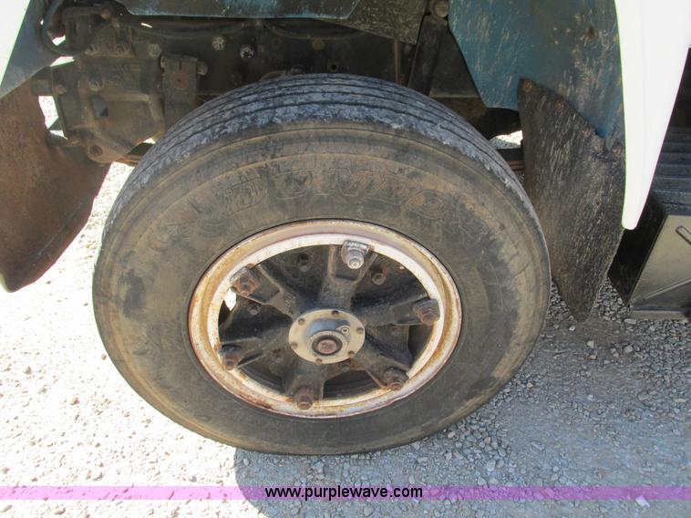 image for item G9444 1989 Mack Econodyne R690ST dump truck