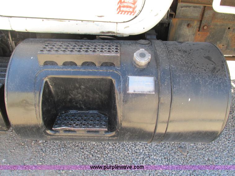 image for item G9444 1989 Mack Econodyne R690ST dump truck