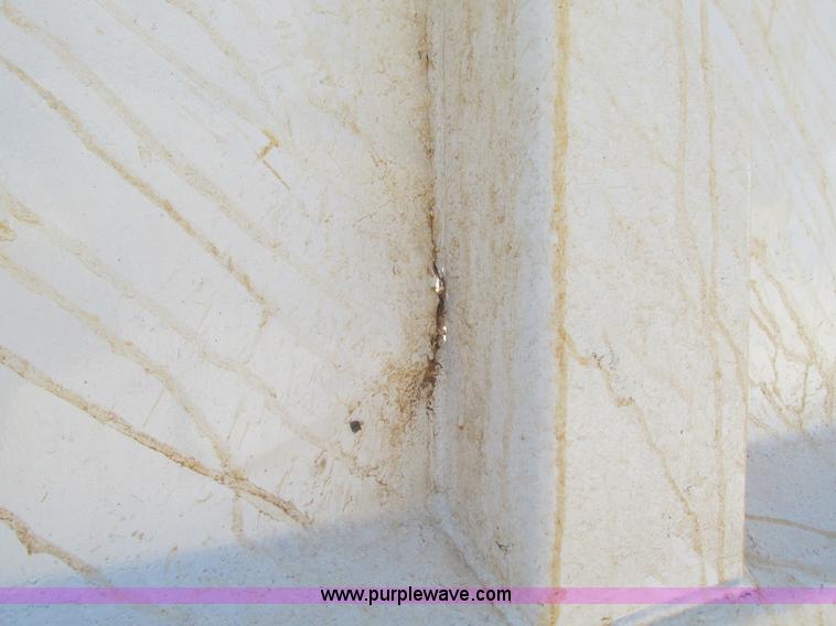 image for item G9444 1989 Mack Econodyne R690ST dump truck