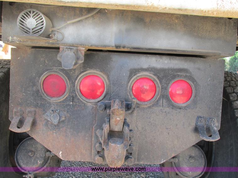 image for item G9444 1989 Mack Econodyne R690ST dump truck