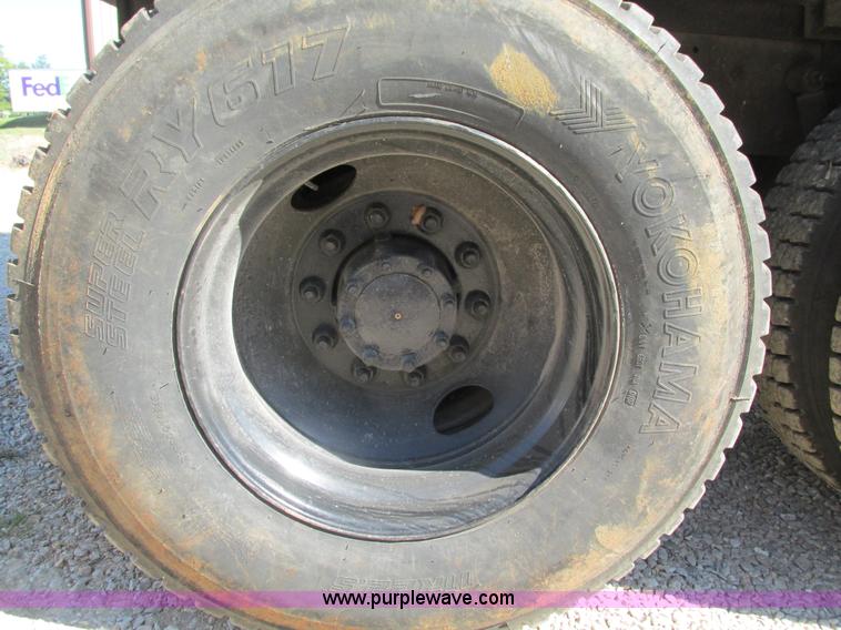 image for item G9444 1989 Mack Econodyne R690ST dump truck