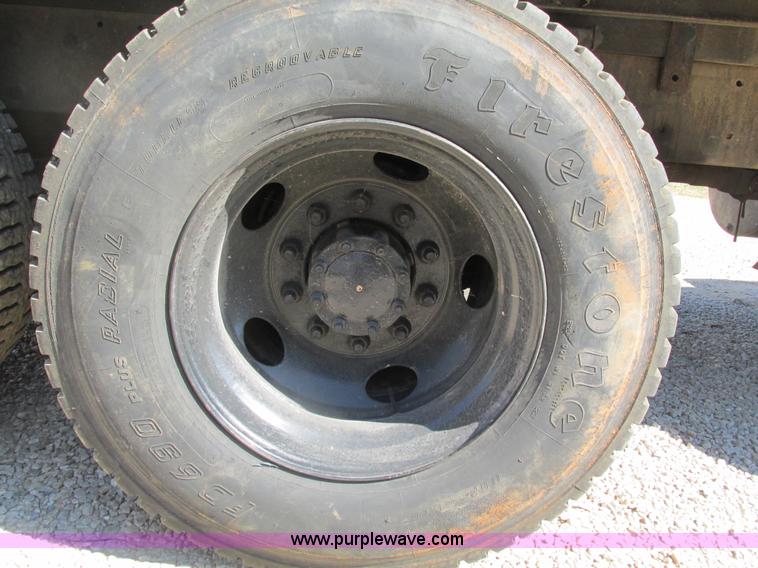 image for item G9444 1989 Mack Econodyne R690ST dump truck