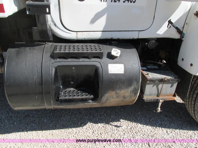 image for item G9444 1989 Mack Econodyne R690ST dump truck