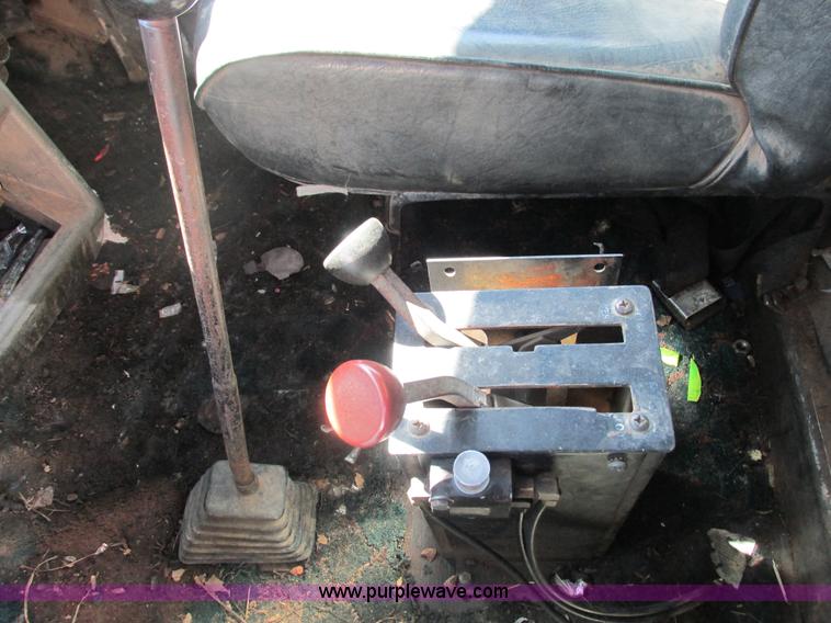 image for item G9444 1989 Mack Econodyne R690ST dump truck