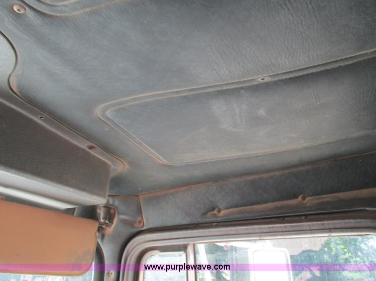 image for item G9444 1989 Mack Econodyne R690ST dump truck