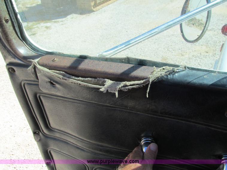 image for item G9444 1989 Mack Econodyne R690ST dump truck