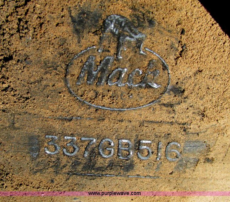 image for item G9444 1989 Mack Econodyne R690ST dump truck