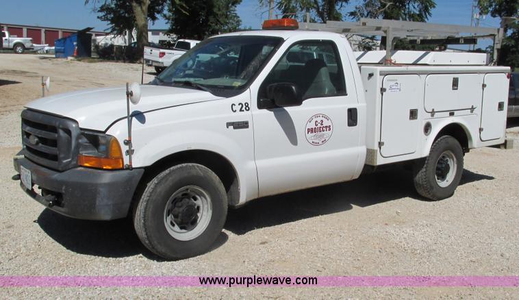 image for item G9445 1999 Ford F250 Super Duty utility truck