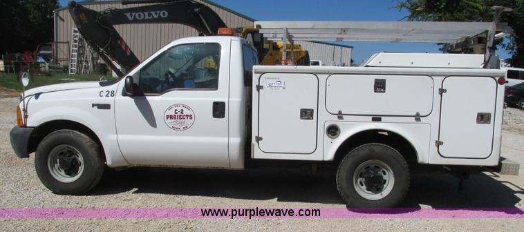 image for item G9445 1999 Ford F250 Super Duty utility truck