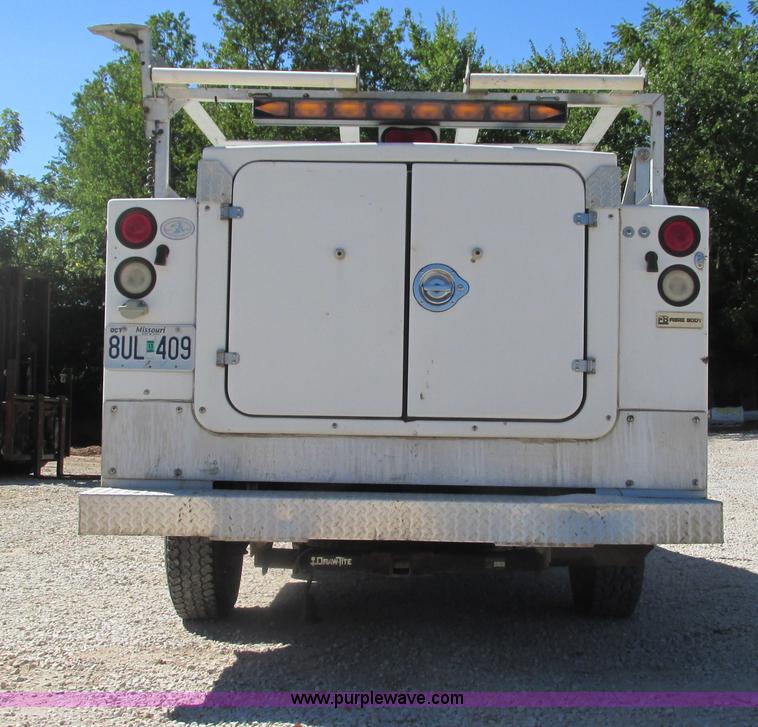 image for item G9445 1999 Ford F250 Super Duty utility truck