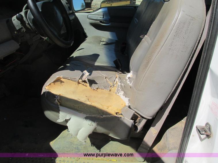 image for item G9445 1999 Ford F250 Super Duty utility truck