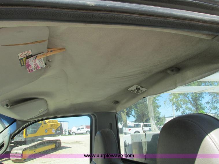 image for item G9445 1999 Ford F250 Super Duty utility truck