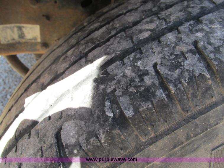 image for item G9445 1999 Ford F250 Super Duty utility truck