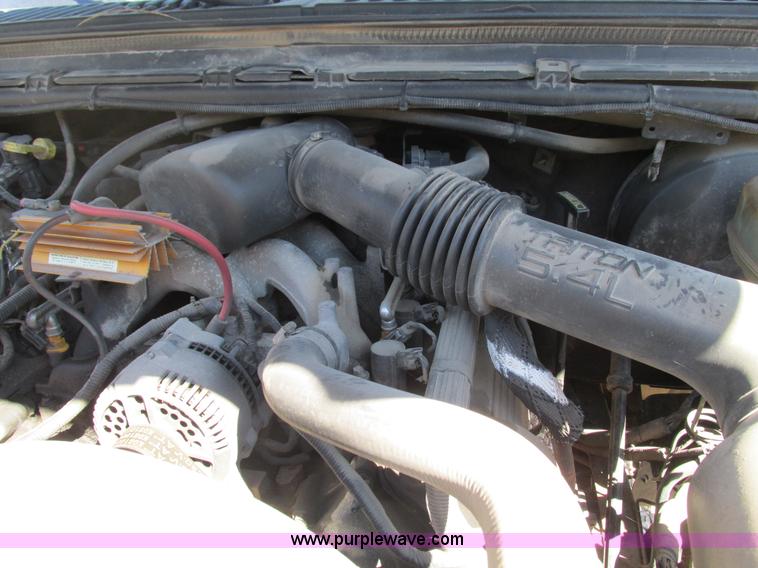 image for item G9445 1999 Ford F250 Super Duty utility truck