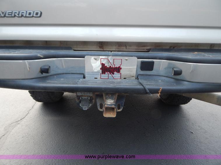 image for item G9467 2006 Chevrolet Silverado 2500HD pickup truck