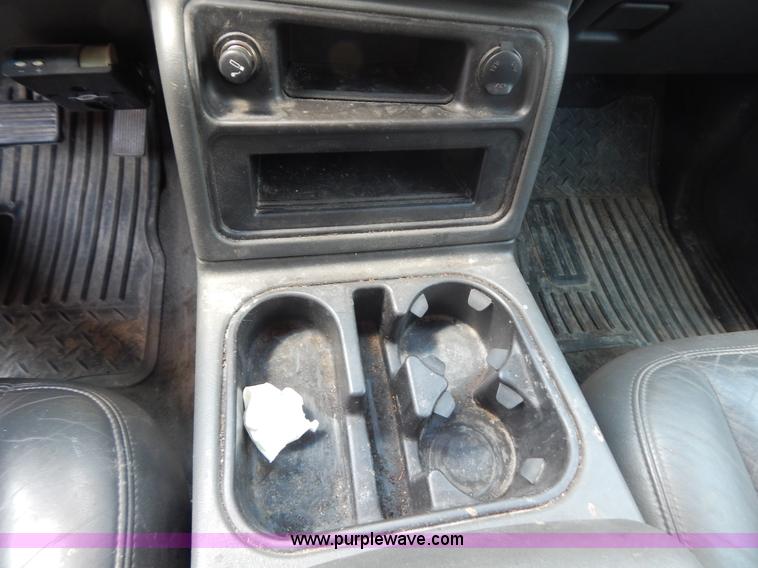 image for item G9467 2006 Chevrolet Silverado 2500HD pickup truck