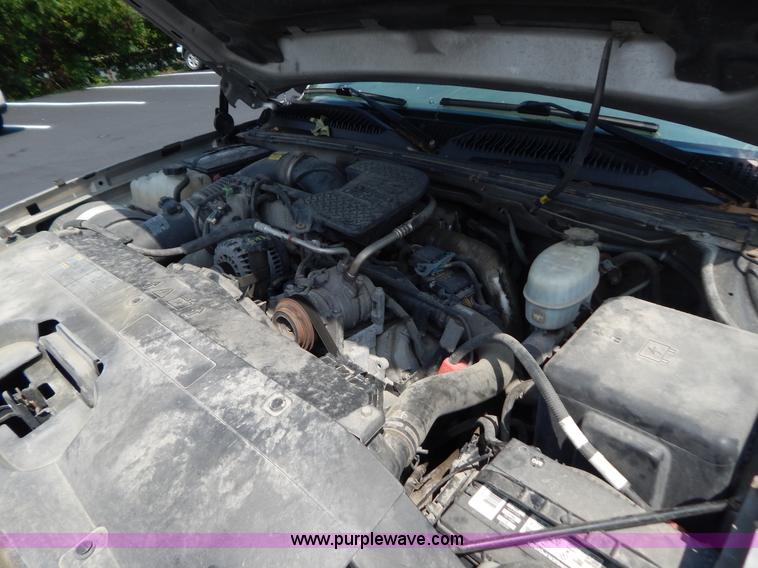 image for item G9467 2006 Chevrolet Silverado 2500HD pickup truck