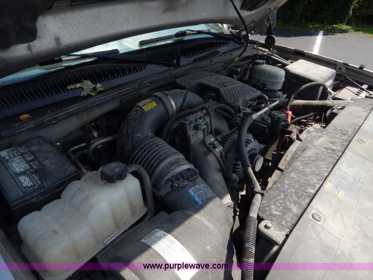 image for item G9467 2006 Chevrolet Silverado 2500HD pickup truck