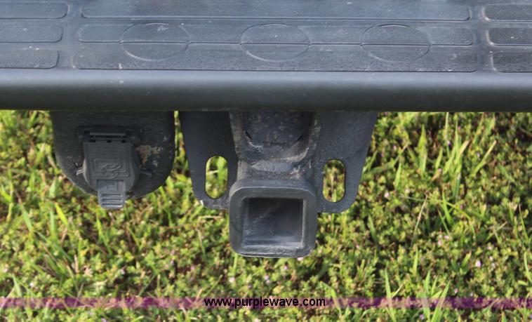 image for item H6843 2004 Chevrolet Silverado 2500HD Crew Cab pickup truck