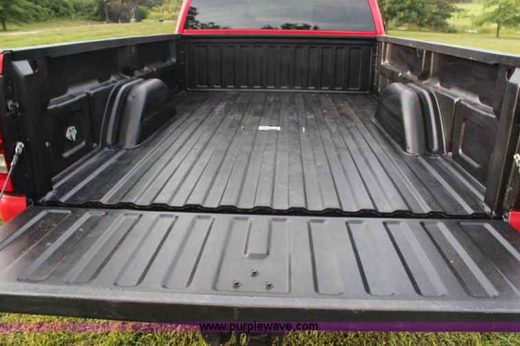 image for item H6843 2004 Chevrolet Silverado 2500HD Crew Cab pickup truck