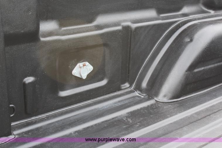 image for item H6843 2004 Chevrolet Silverado 2500HD Crew Cab pickup truck