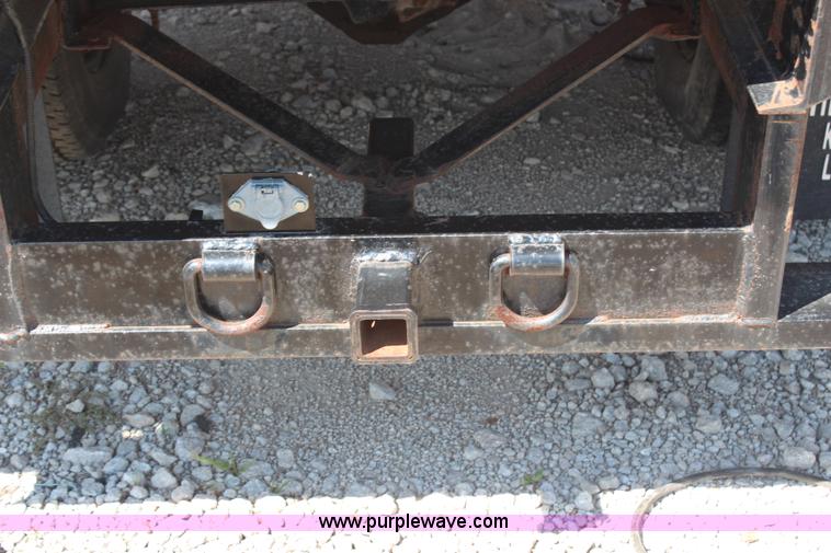 image for item H6923 1964 Ford F350 flatbed truck