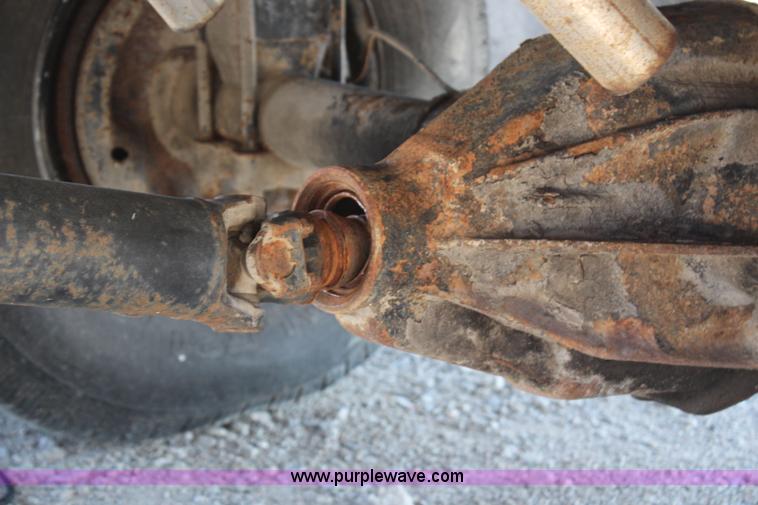 image for item H6923 1964 Ford F350 flatbed truck