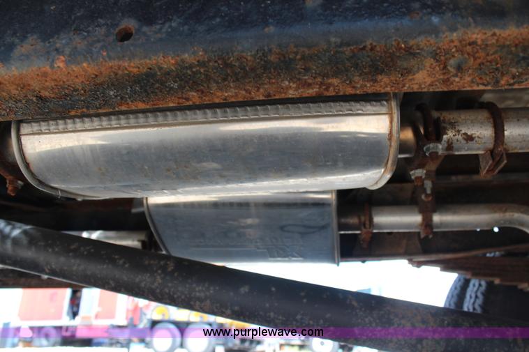 image for item H6923 1964 Ford F350 flatbed truck