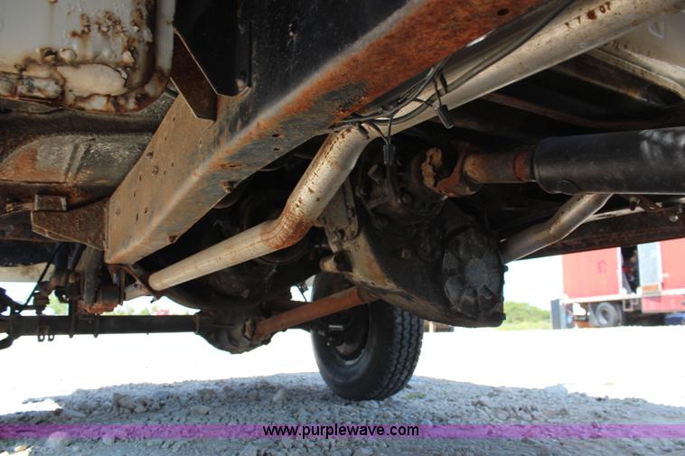 image for item H6923 1964 Ford F350 flatbed truck