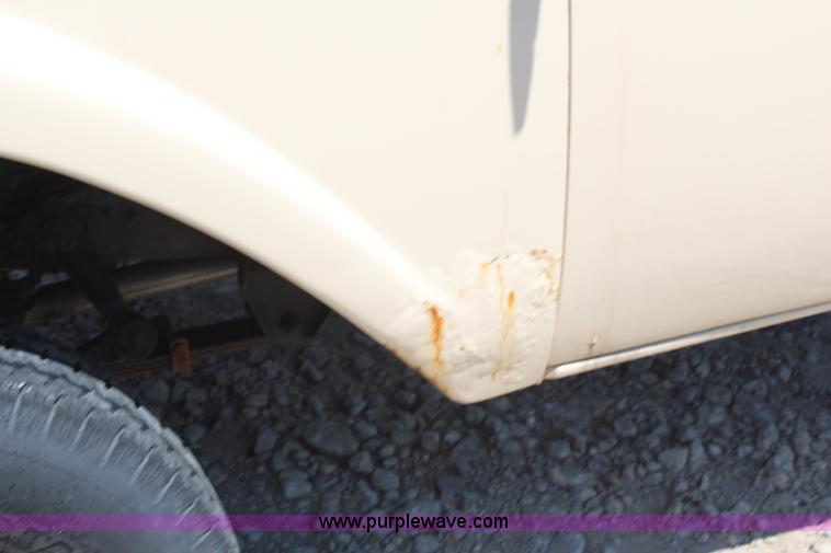 image for item H6923 1964 Ford F350 flatbed truck