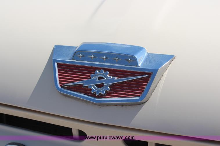 image for item H6923 1964 Ford F350 flatbed truck