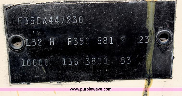 image for item H6923 1964 Ford F350 flatbed truck