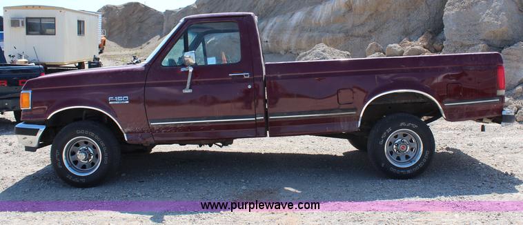image for item H6930 1990 Ford F150 pickup truck