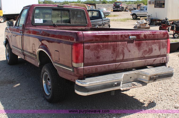 image for item H6930 1990 Ford F150 pickup truck