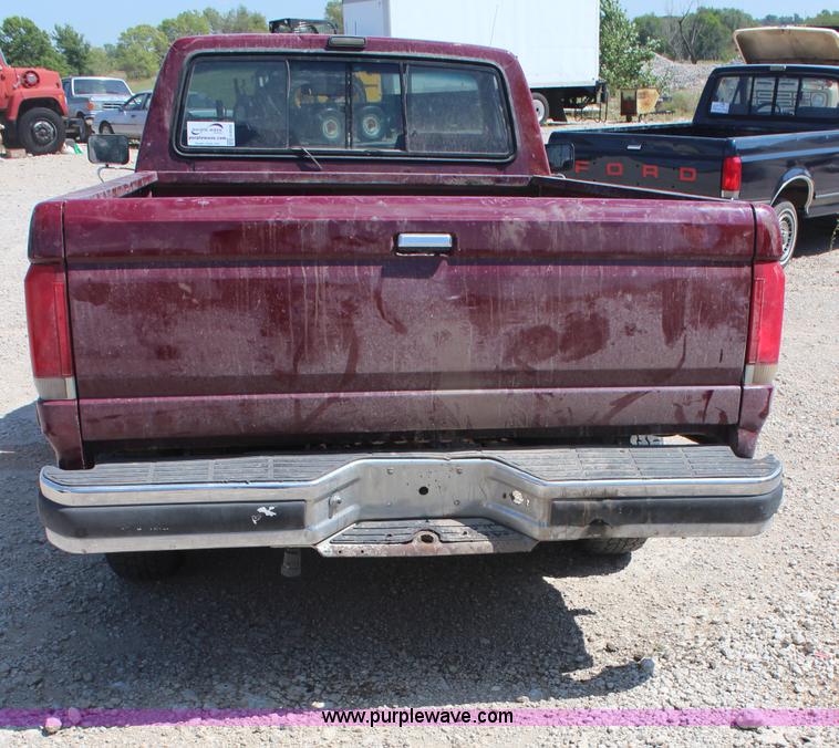 image for item H6930 1990 Ford F150 pickup truck