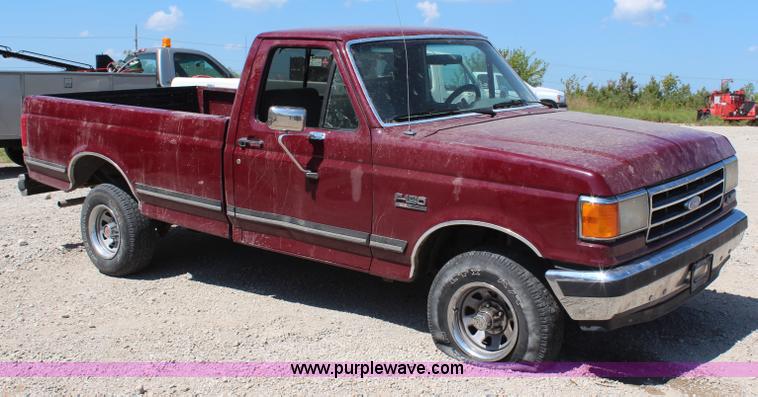 image for item H6930 1990 Ford F150 pickup truck