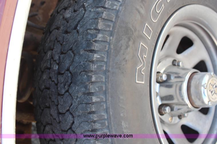 image for item H6930 1990 Ford F150 pickup truck