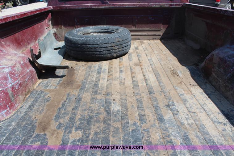 image for item H6930 1990 Ford F150 pickup truck